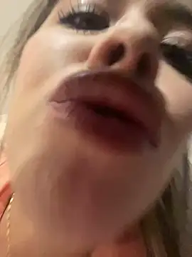 Snapshot of Emilia_Bakerr chatting on February 5, 2025, 6:26 pm Emilia Bakerr online show from February 5, 2025, 6:26 pm