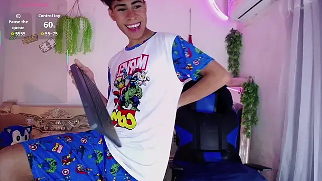 huge armound online show from October 14, 2025, 12:00 am