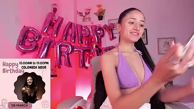 Snapshot of _Caroliinee_ chatting on March 8, 2025, 3:02 pm Caroliinee online show from March 8, 2025, 3:02 pm