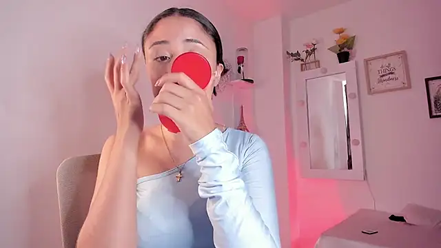 Snapshot of _Caroliinee_ chatting on October 2, 2025, 6:37 pm Caroliinee online show from October 2, 2025, 6:37 pm