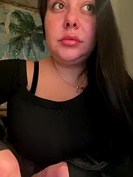 DaisyStreet online show from December 15, 2025, 4:00 pm