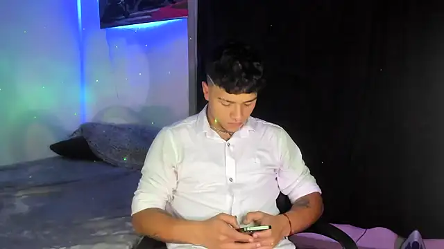 Snapshot of Dominic_Biker__ chatting on December 12, 2024, 4:04 am Dominic Biker online show from December 12, 2024, 4:04 am