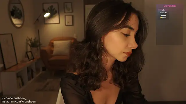 JulietteDee online show from November 25, 2025, 10:10 pm