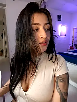 Snapshot of lucianaroy chatting on September 30, 2025, 6:13 pm lucianaroy online show from September 30, 2025, 6:13 pm