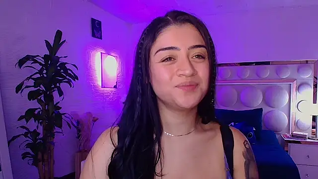 Snapshot of lucianaroy chatting on October 10, 2025, 8:30 pm lucianaroy online show from October 10, 2025, 8:30 pm
