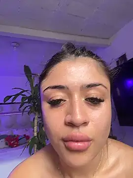 Snapshot of lucianaroy chatting on November 1, 2025, 12:51 pm lucianaroy online show from November 1, 2025, 12:51 pm