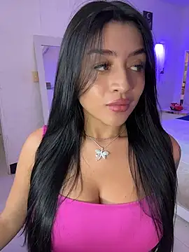 Snapshot of lucianaroy chatting on November 8, 2025, 6:07 pm lucianaroy online show from November 8, 2025, 6:07 pm