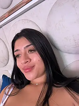 Snapshot of lucianaroy chatting on November 12, 2025, 1:11 pm lucianaroy online show from November 12, 2025, 1:11 pm