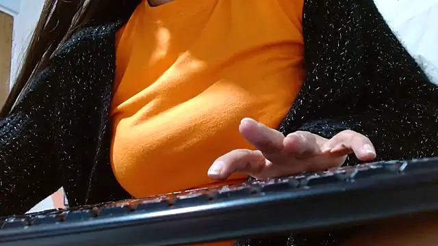 Snapshot of lupita84 chatting on December 15, 2025, 10:58 pm lupita84 online show from December 15, 2025, 10:58 pm