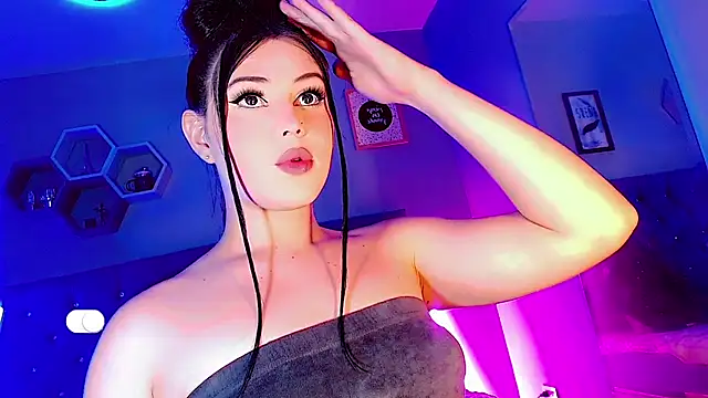 Ashlycuute online show from December 17, 2024, 10:32 pm