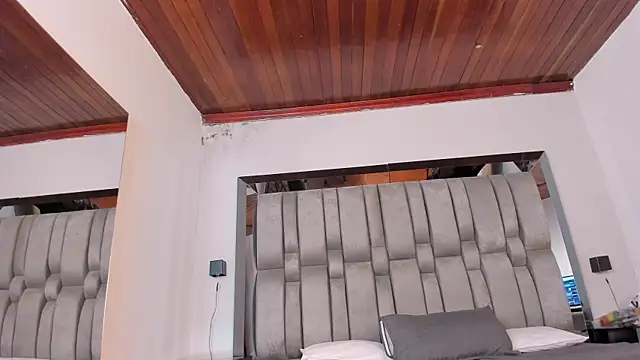 Snapshot of NikkySmiith chatting on December 20, 2025, 11:39 am NikkySmiith online show from December 20, 2025, 11:39 am