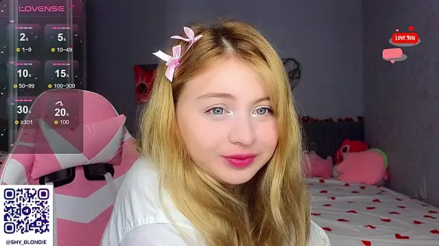 Snapshot of shy_blondiee chatting on January 29, 2025, 9:39 pm shy blondiee online show from January 29, 2025, 9:39 pm