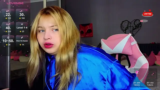 Snapshot of shy_blondiee chatting on February 6, 2025, 10:43 pm shy blondiee online show from February 6, 2025, 10:43 pm