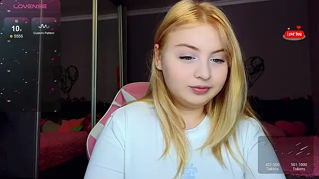 Snapshot of shy_blondiee chatting on February 16, 2025, 11:59 pm shy blondiee online show from February 16, 2025, 11:59 pm