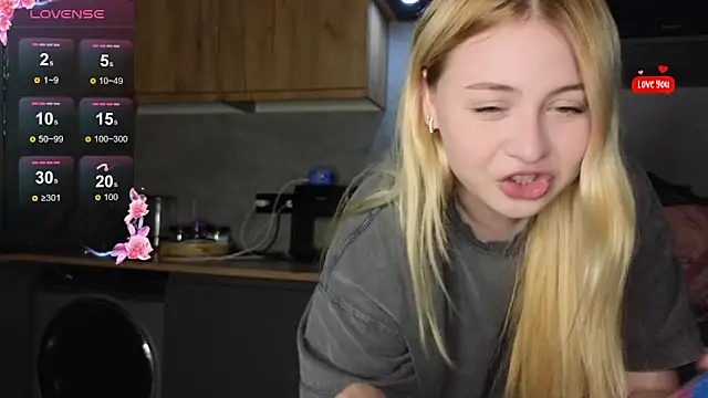 Snapshot of shy_blondiee chatting on March 7, 2026, 9:56 pm shy blondiee online show from March 7, 2026, 9:56 pm