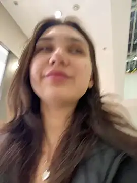 Snapshot of QuitieLia chatting on December 23, 2024, 3:12 pm QuitieLia online show from December 23, 2024, 3:12 pm