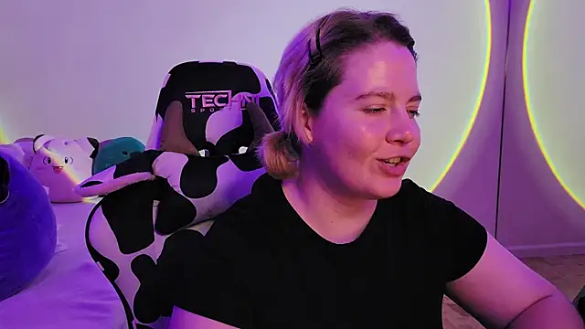 InternetFairy XO online show from December 15, 2024, 9:31 pm