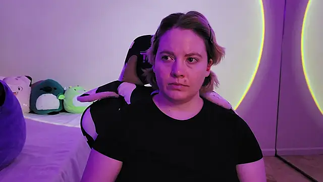 InternetFairy XO online show from December 16, 2024, 1:11 pm