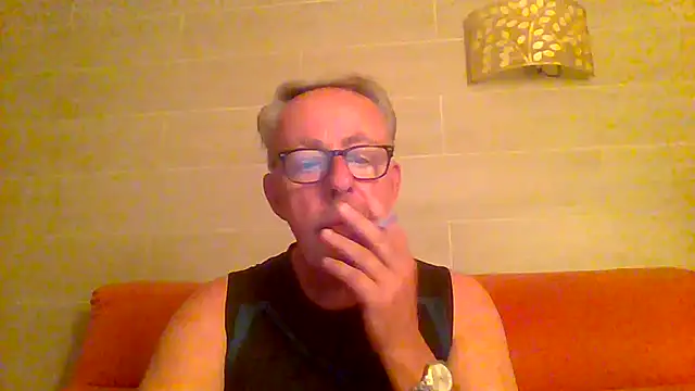 tuggy59 online show from July 4, 2026, 3:56 am