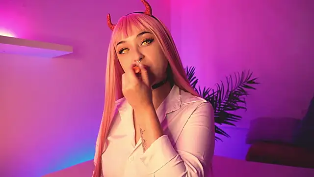 Snapshot of Gloomydoll chatting on January 13, 2026, 8:03 pm Gloomydoll online show from January 13, 2026, 8:03 pm