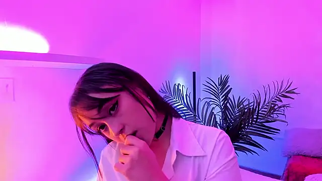 Snapshot of Gloomydoll chatting on January 14, 2026, 6:24 pm Gloomydoll online show from January 14, 2026, 6:24 pm