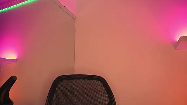 Snapshot of Gloomydoll chatting on January 31, 2026, 7:11 pm Gloomydoll online show from January 31, 2026, 7:11 pm