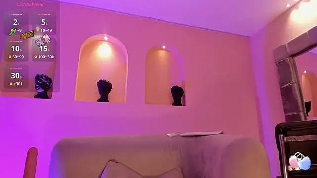 LindseyMoss online show from December 18, 2024, 6:32 am