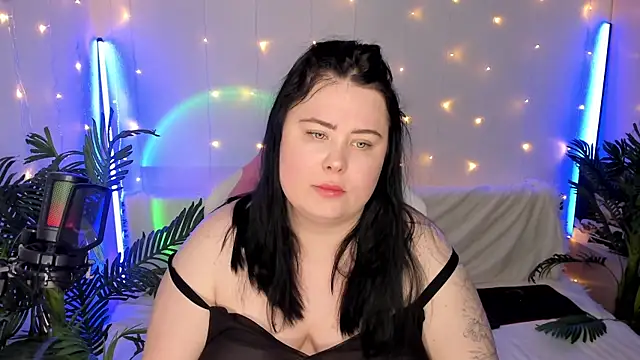 Snapshot of Akemi_BBW chatting on December 27, 2024, 6:20 pm Akemi BBW online show from December 27, 2024, 6:20 pm