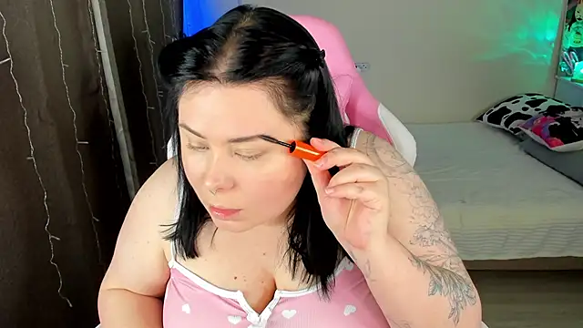 Akemi BBW online show from October 30, 2025, 2:40 pm