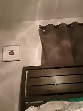 Snapshot of icyMike43 chatting on February 17, 2026, 4:53 am icyMike43 online show from February 17, 2026, 4:53 am