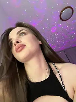 Snapshot of KristenSayles chatting on March 4, 2025, 10:49 pm KristenSayles online show from March 4, 2025, 10:49 pm
