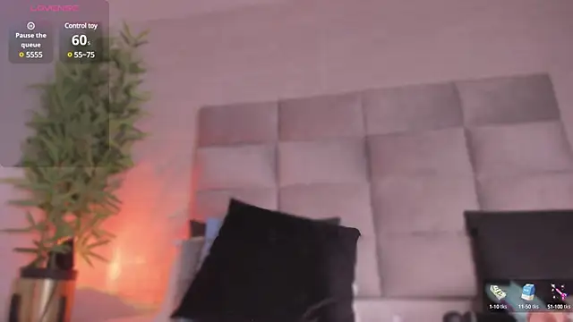 Snapshot of mia_crawford chatting on February 5, 2025, 2:59 pm mia crawford online show from February 5, 2025, 2:59 pm