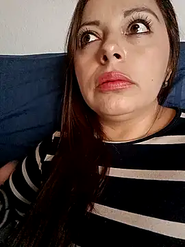 seherlatin online show from October 18, 2025, 8:42 pm