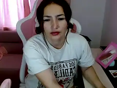 Snapshot of EVA_GRAYS chatting on February 24, 2025, 7:19 pm EVA GRAYS online show from February 24, 2025, 7:19 pm