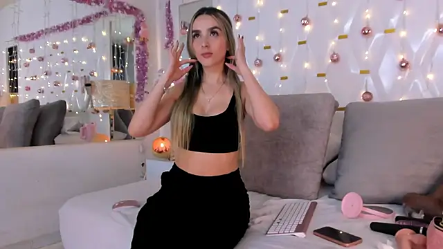 Snapshot of Gabbyy_ chatting on December 21, 2024, 10:30 pm Gabbyy online show from December 21, 2024, 10:30 pm