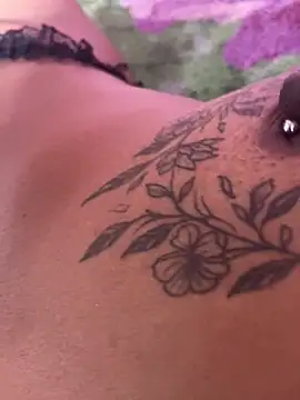 Snapshot of MariaLorenaah chatting on December 3, 2025, 5:00 pm MariaLorenaah online show from December 3, 2025, 5:00 pm