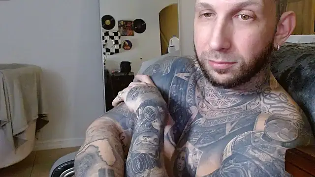 Snapshot of bobbybacala91 chatting on September 9, 2025, 4:01 am bobbybacala91 online show from September 9, 2025, 4:01 am