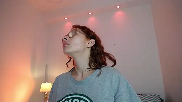 Katy Van online show from November 20, 2025, 8:41 pm