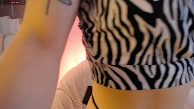 Katy Van online show from March 30, 2026, 9:38 pm