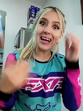 Snapshot of eva-2023 chatting on January 7, 2025, 9:46 pm eva-2023 online show from January 7, 2025, 9:46 pm