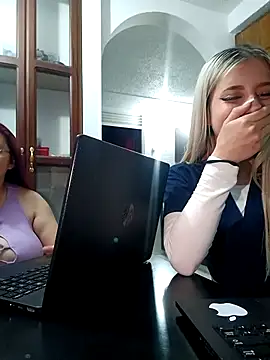 Snapshot of eva-2023 chatting on March 11, 2025, 2:54 am eva-2023 online show from March 11, 2025, 2:54 am