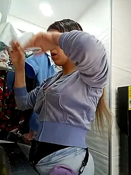 Snapshot of eva-2023 chatting on September 11, 2025, 5:57 pm eva-2023 online show from September 11, 2025, 5:57 pm