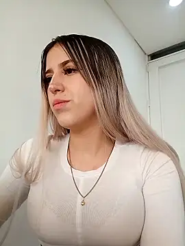 Snapshot of eva-2023 chatting on October 7, 2025, 10:18 pm eva-2023 online show from October 7, 2025, 10:18 pm