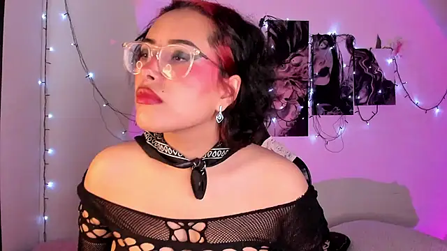 Snapshot of willow_poisson chatting on September 22, 2025, 5:26 pm willow poisson online show from September 22, 2025, 5:26 pm