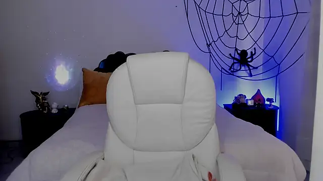 Snapshot of emilydolshe2 chatting on October 30, 2025, 2:40 pm emilydolshe2 online show from October 30, 2025, 2:40 pm