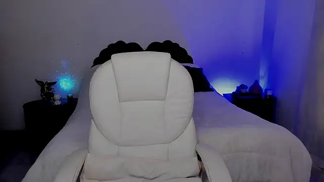 Snapshot of emilydolshe2 chatting on November 11, 2025, 1:55 pm emilydolshe2 online show from November 11, 2025, 1:55 pm