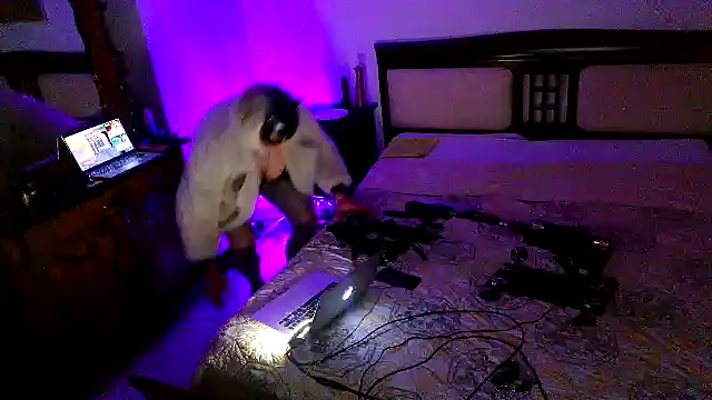 Snapshot of CharlotteVixxens chatting on January 15, 2026, 9:29 pm CharlotteVixxens online show from January 15, 2026, 9:29 pm