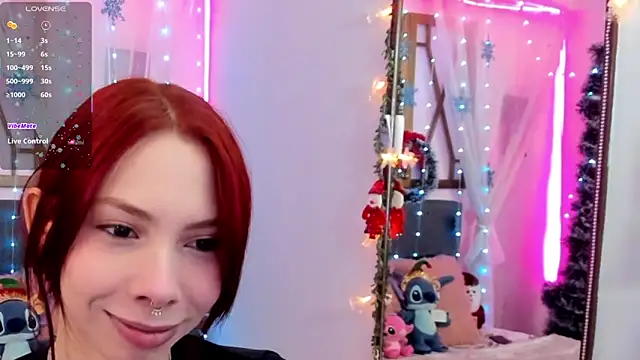 Snapshot of laura_olssen chatting on December 19, 2025, 12:34 pm laura olssen online show from December 19, 2025, 12:34 pm