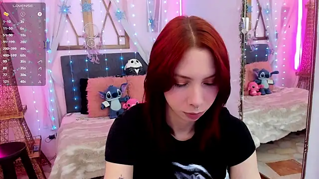 Snapshot of laura_olssen chatting on January 8, 2026, 12:40 pm laura olssen online show from January 8, 2026, 12:40 pm