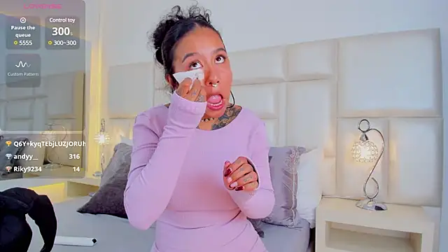 Snapshot of AliceBanks chatting on February 26, 2025, 11:52 am AliceBanks online show from February 26, 2025, 11:52 am